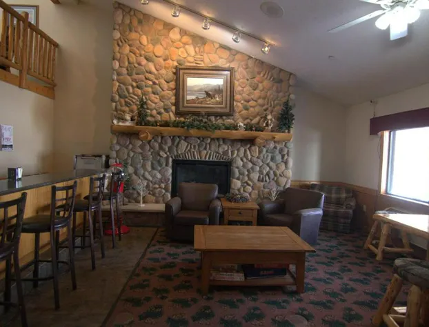 Shell Lake Lodge, a Travelodge by Wyndham hotel detail image 4
