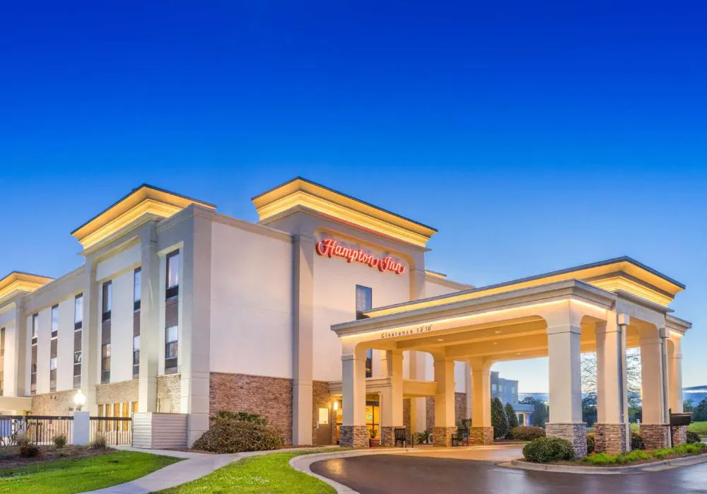 Hampton Inn Havelock hotel hero