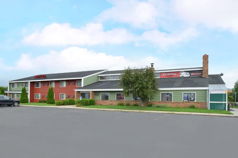 HomeTown Inn hotel hero