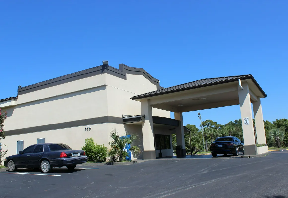 Riverfront Inn hotel hero