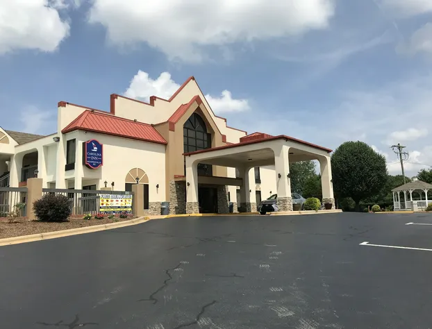 Carolina Inn & Suites of Lake Norman hotel detail image 1