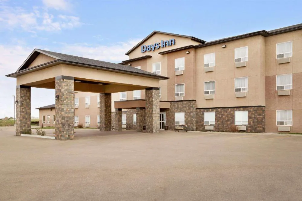 Days Inn by Wyndham Innisfail hotel hero