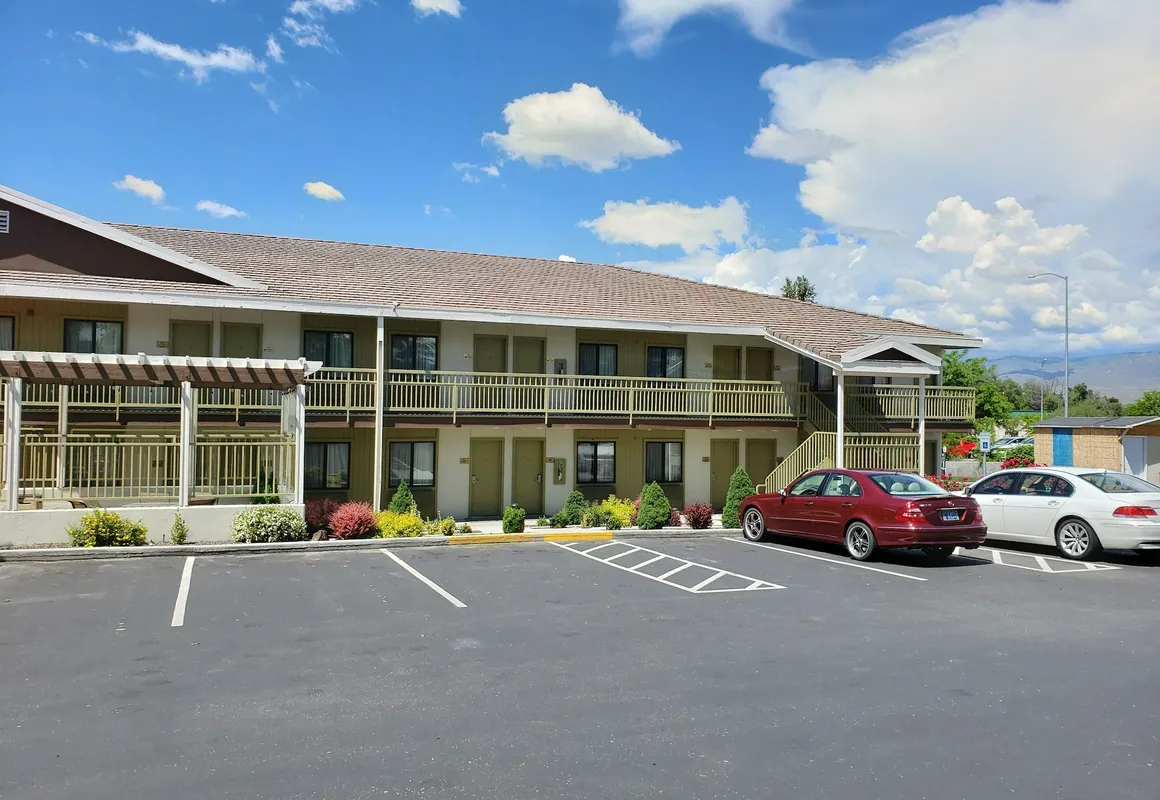 Airport Inn hotel hero