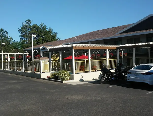 Airport Inn hotel detail image 4