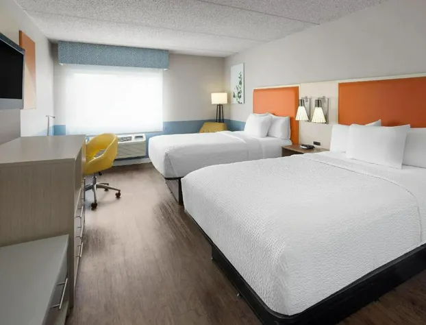 Baymont by Wyndham Westampton hotel detail image 3