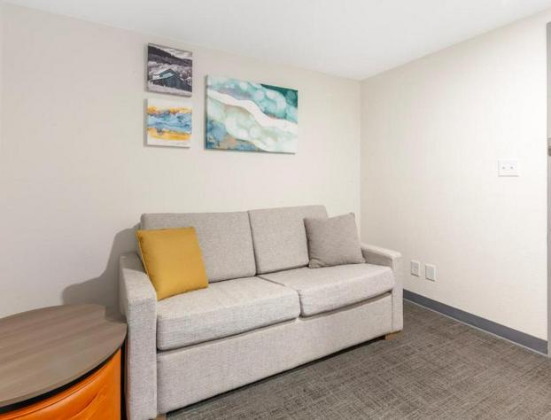 Comfort Inn & Suites hotel detail image 1