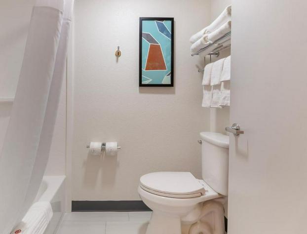 Comfort Inn & Suites hotel detail image 3