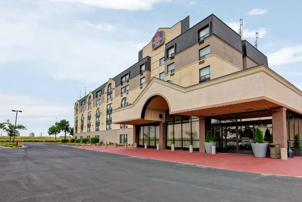 Best Western Plus Toronto North York Hotel & Suites hotel hero