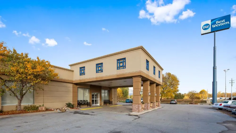 Best Western Crossroads Of The Bluffs hotel hero