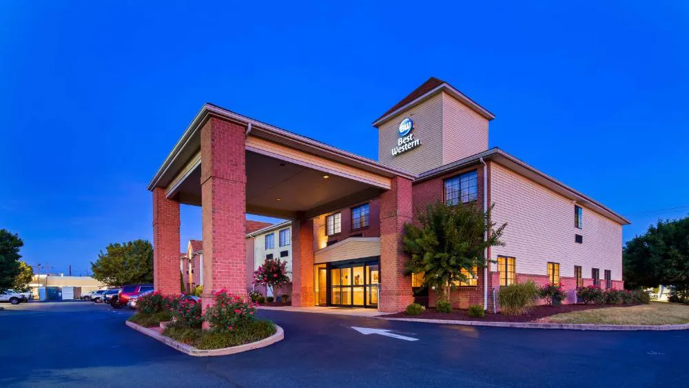 Best Western Denton Inn hotel hero