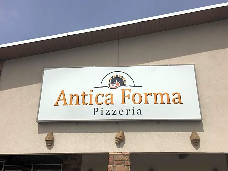 Dinosaur Inn & Suites hotel hero