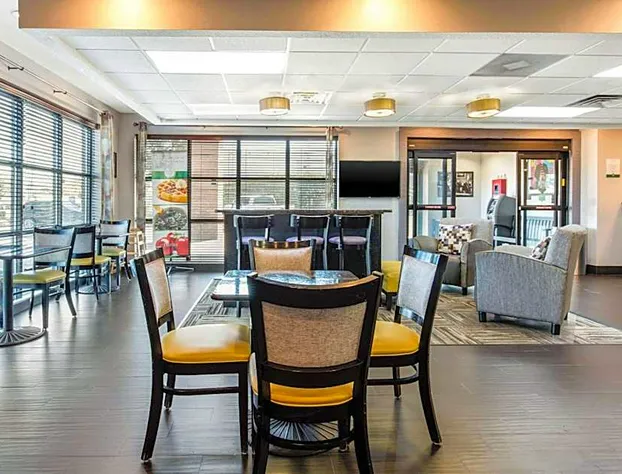 Quality Inn Memphis Airport hotel detail image 3