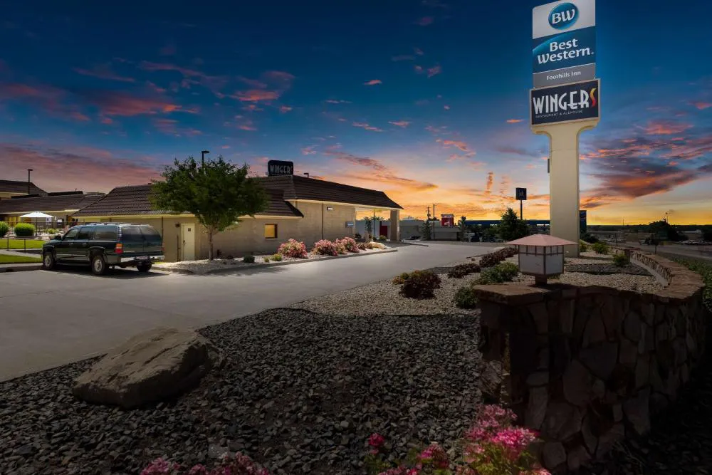 Best Western Foothills Inn hotel hero