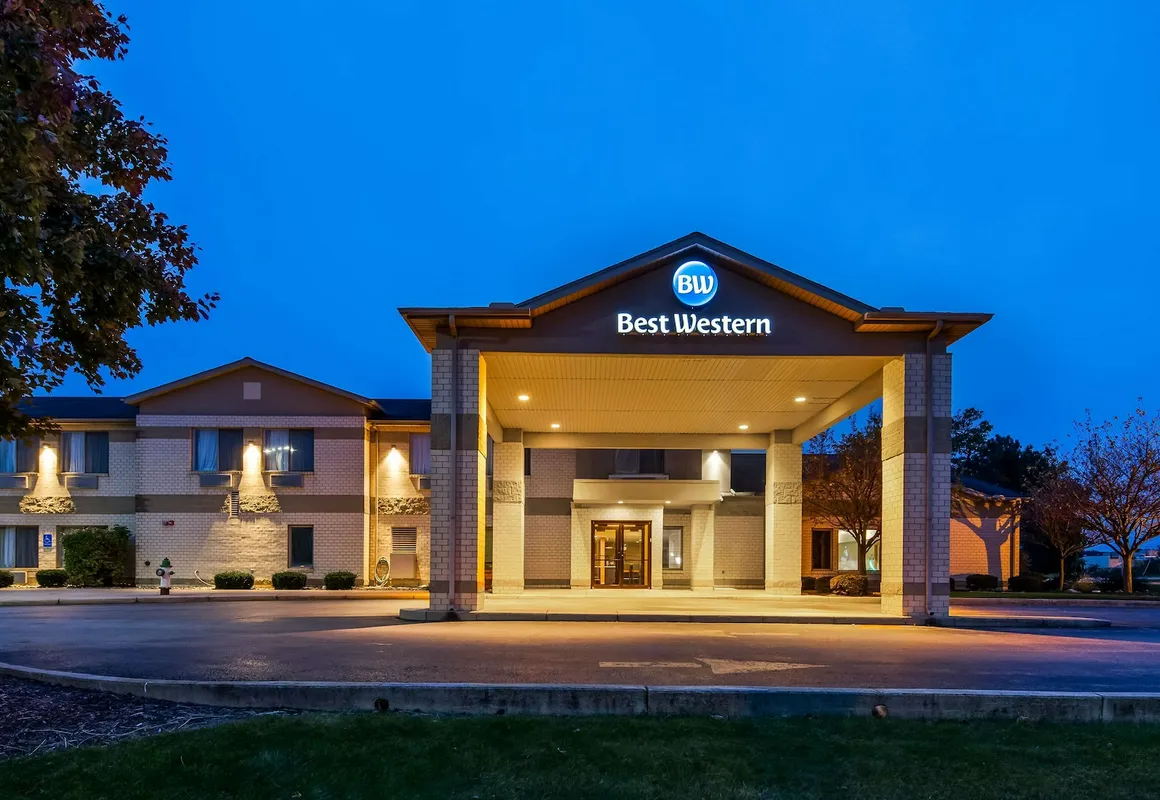 Best Western Fostoria Inn & Suites hotel hero