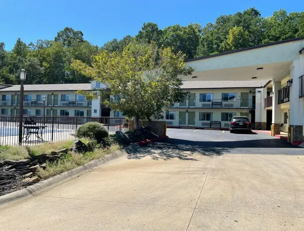 Quality Inn Clinton North hotel detail image 3