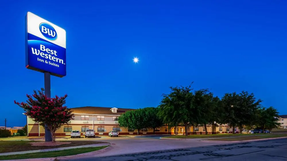 Best Western Inn & Suites hotel hero