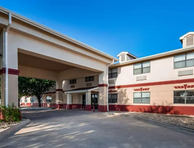 Best Western Inn & Suites hotel detail image 1