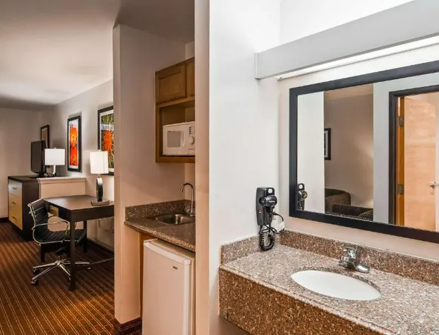 Best Western Inn & Suites hotel detail image 3