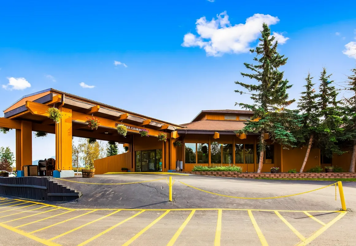 Best Western Lake Lucille Inn hotel hero