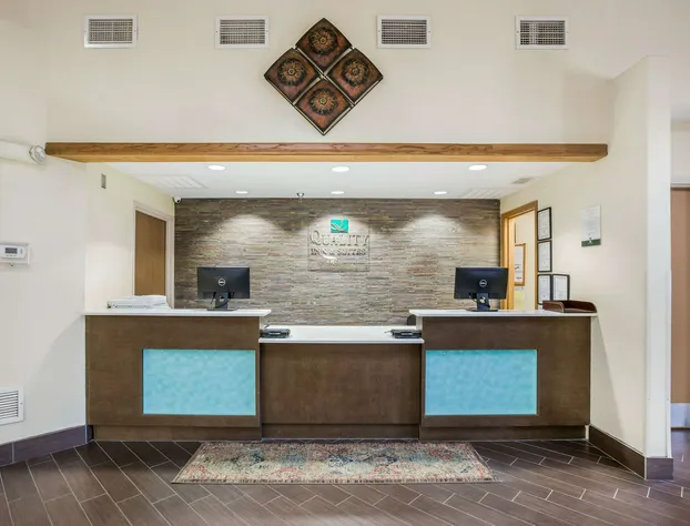 Quality Inn & Suites Lawrence - University Area hotel detail image 3