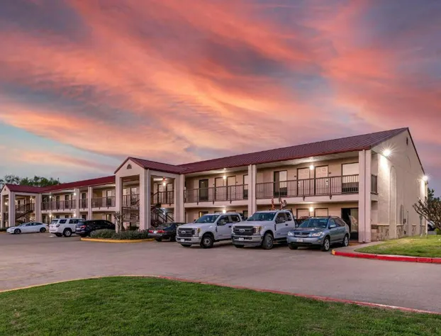 Best Western Lindale Inn hotel detail image 3