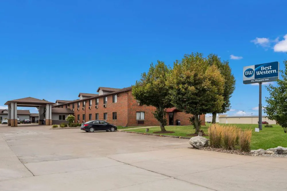Best Western Mt. Pleasant Inn hotel hero