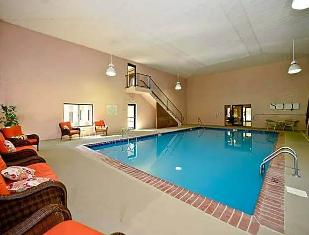 Manchester Heritage Inn And Suites hotel detail image 4