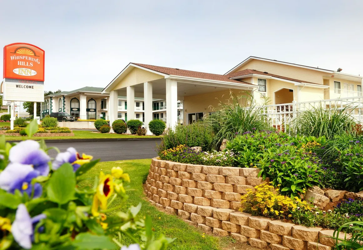 Whispering Hills Inn hotel hero