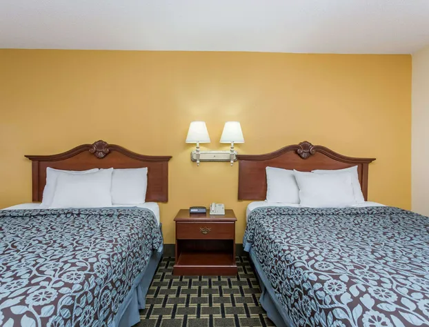 Days Inn & Suites by Wyndham Warner Robins Near Robins AFB hotel detail image 2