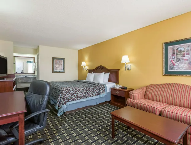 Days Inn & Suites by Wyndham Warner Robins Near Robins AFB hotel detail image 3