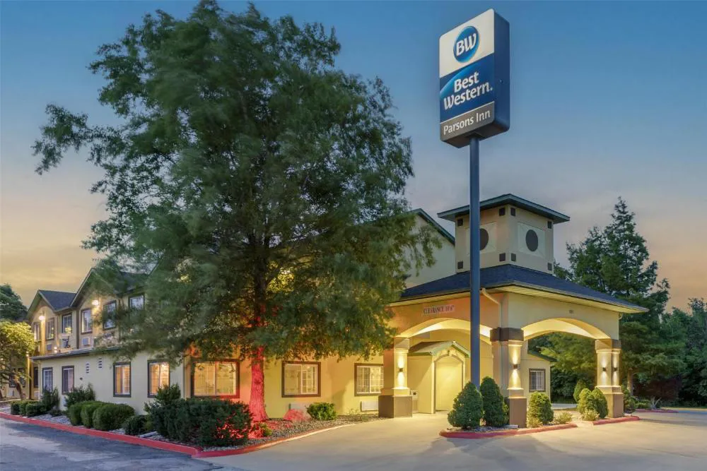 Best Western Parsons Inn hotel hero