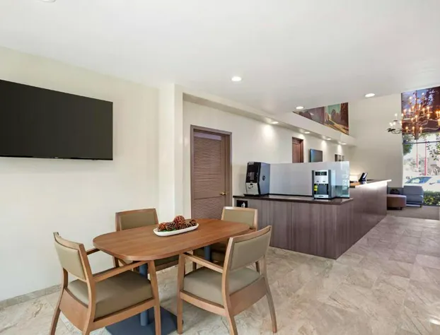 Best Western Plus Black Oak hotel detail image 4