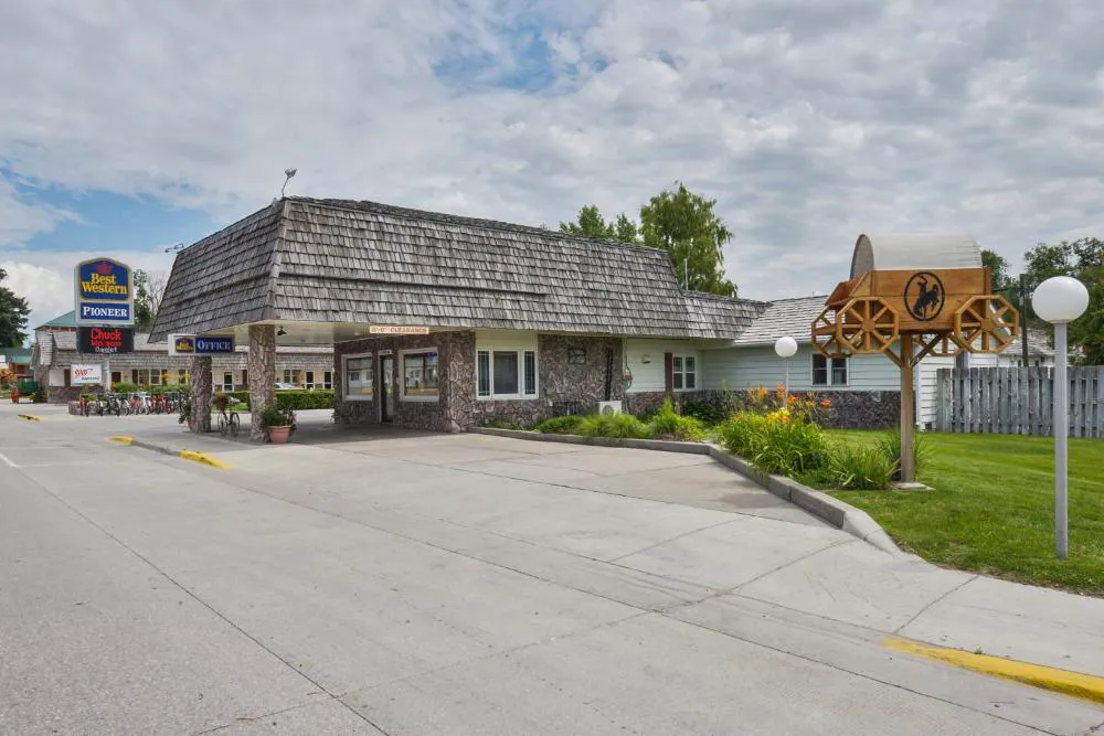 Best Western Pioneer hotel hero