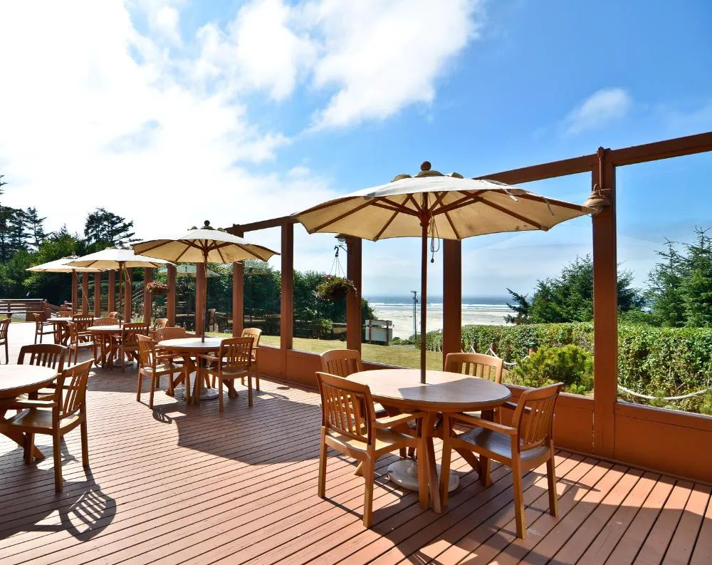 Best Western Plus Agate Beach Inn hotel hero