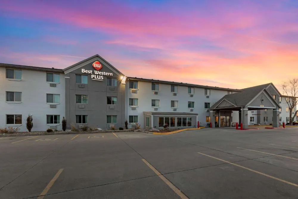 Best Western Plus Altoona Inn hotel hero