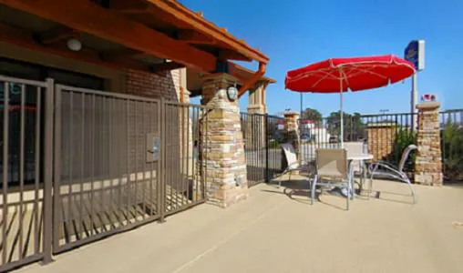 Best Western Plus Classic Inn & Suites hotel detail image 2