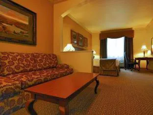 Best Western Plus Crown Colony Inn & Suites hotel detail image 2