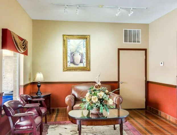 Econo Lodge Inn & Suites Eagle Pass hotel detail image 2