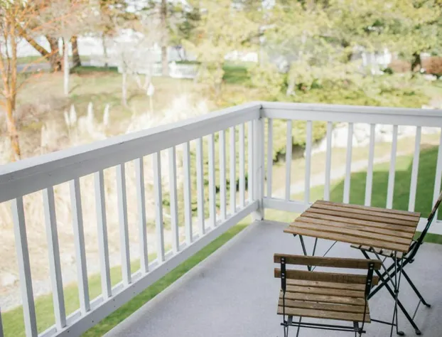 Friday Harbor Suites hotel detail image 2