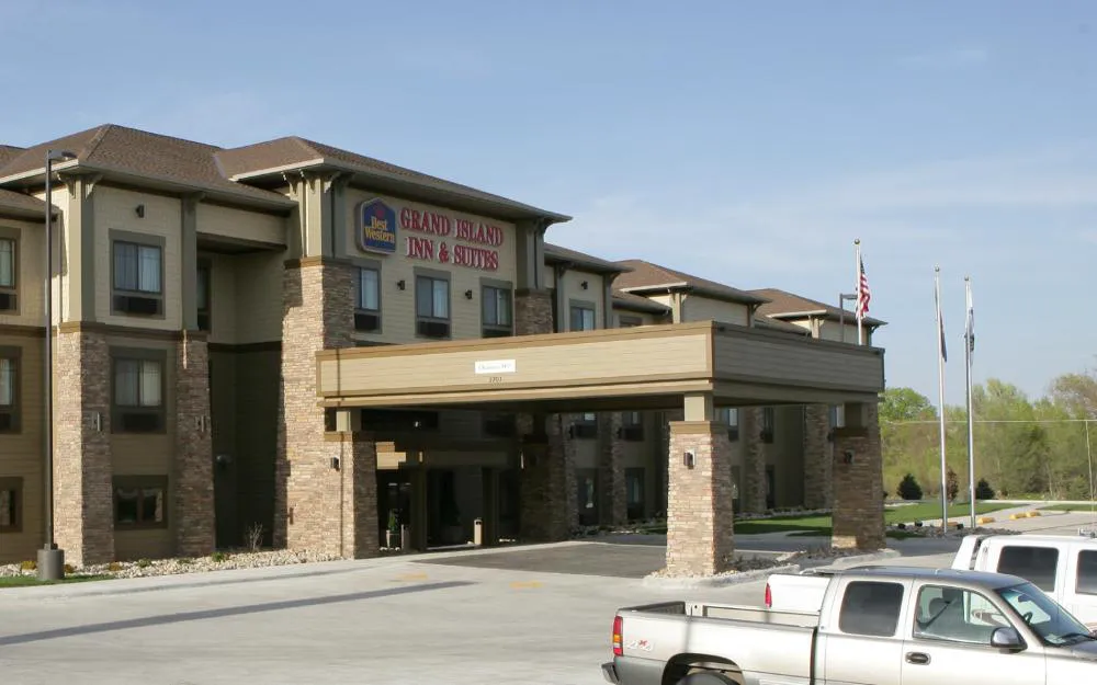 Best Western Plus Grand Island Inn & Suites hotel hero
