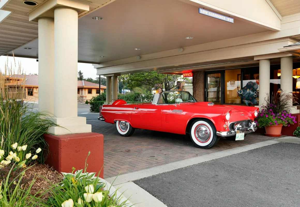 Quality Inn & Suites Detroit Lakes hotel hero