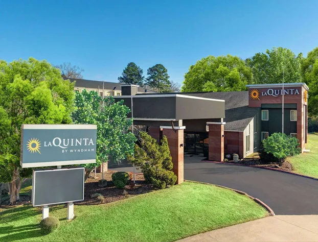 La Quinta Inn by Wyndham El Dorado hotel detail image 1