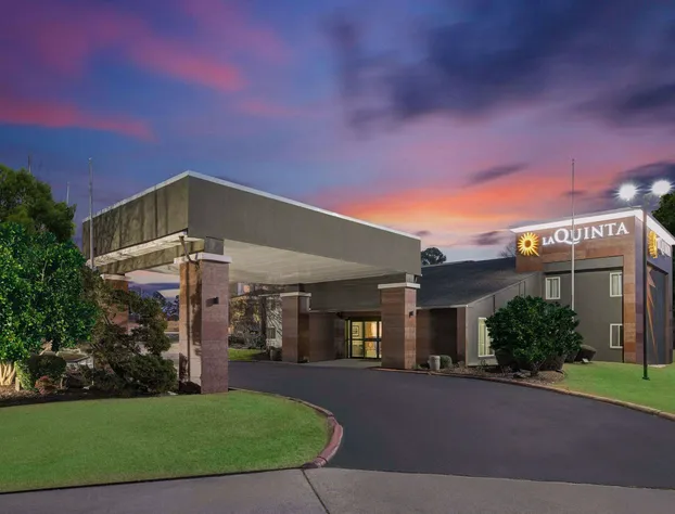 La Quinta Inn by Wyndham El Dorado hotel detail image 3