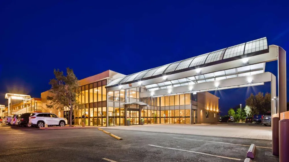 Best Western Plus Raton Hotel hotel hero