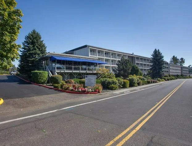 Best Western Plus Rivershore Hotel hotel detail image 1