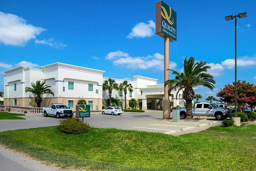 Quality Inn & Suites hotel hero