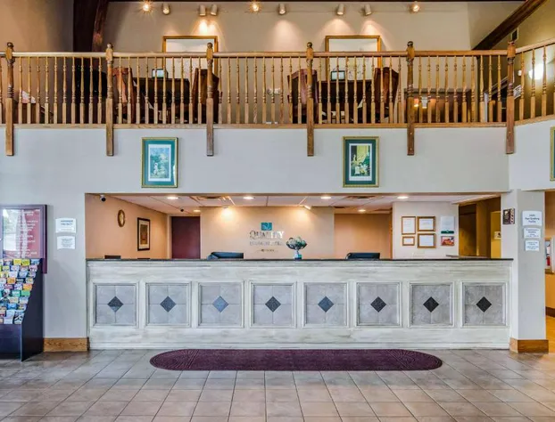 Quality Inn & Suites Carthage near Precious Moments Chapel hotel detail image 3