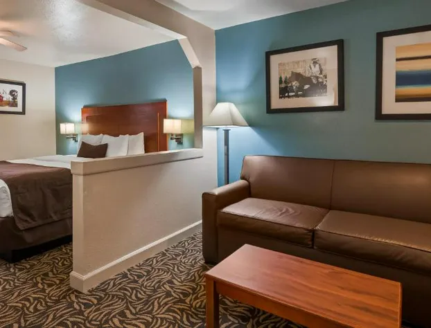 Best Western Regency Inn & Suites hotel detail image 4