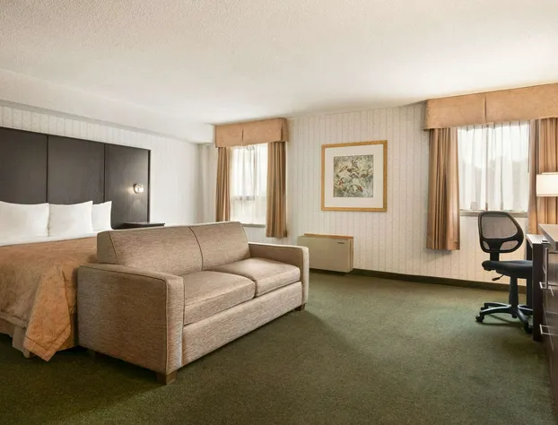 Days Inn & Conference Centre by Wyndham Renfrew hotel detail image 1