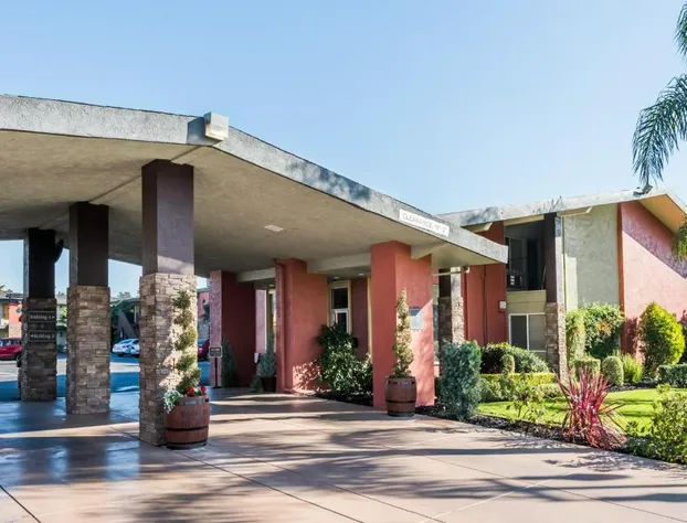 Days Inn & Suites by Wyndham Lodi hotel detail image 1